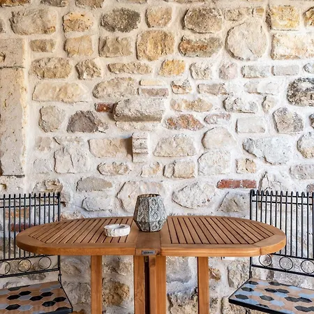 Style Stone Lux Solis Nin