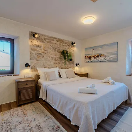 Villa Style Stone Lux Solis *