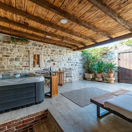 Style Stone Lux Solis Nin