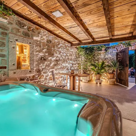 Style Stone Lux Solis Villa Nin