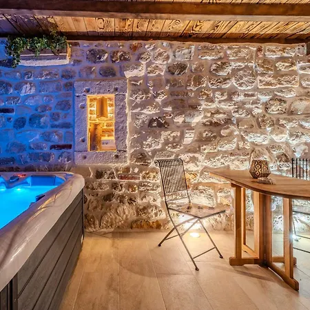 Villa Style Stone Lux Solis