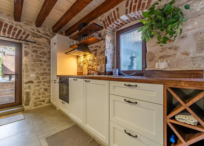 Style Stone Lux Solis Villa Nin