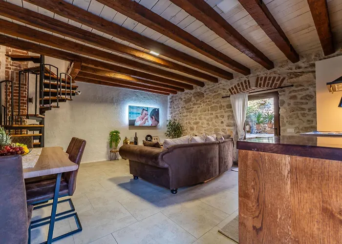 Villa Style Stone Lux Solis Nin