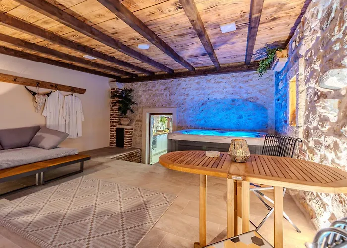 Style Stone Lux Solis Villa Nin
