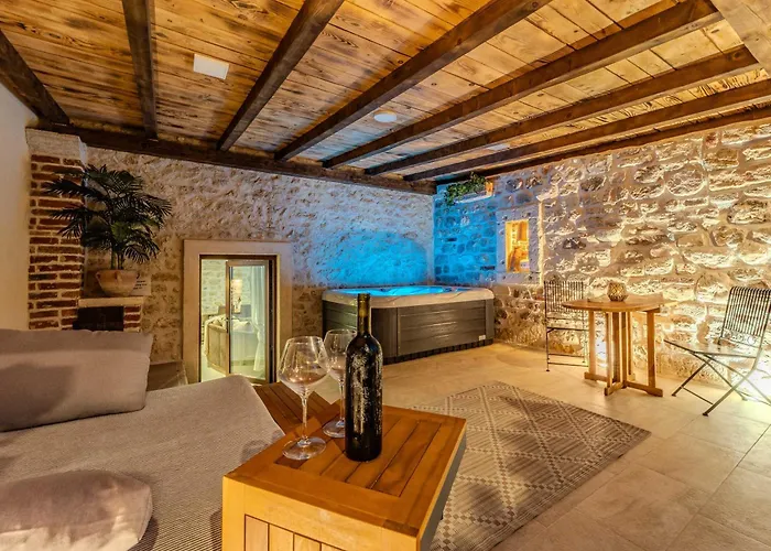 Villa Style Stone Lux Solis Nin