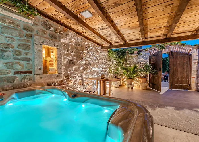Villa Style Stone Lux Solis