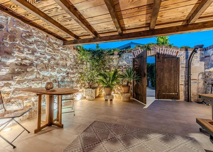 Villa Style Stone Lux Solis *