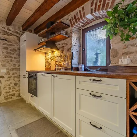Style Stone Lux Solis Villa Nin