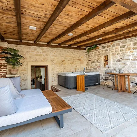 Style Stone Lux Solis Villa Nin