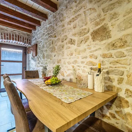 Villa Style Stone Lux Solis *