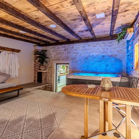 Style Stone Lux Solis Villa Nin