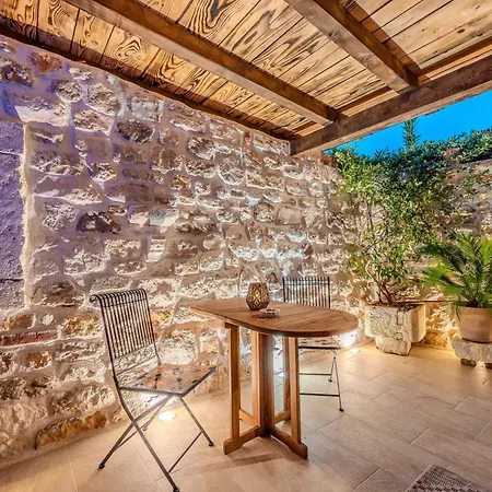 Villa Style Stone Lux Solis Nin