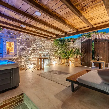 Villa Style Stone Lux Solis *