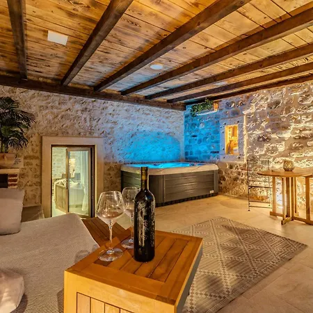 Villa Style Stone Lux Solis Nin