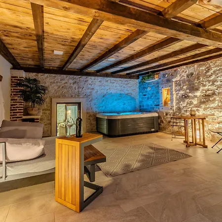 Style Stone Lux Solis Villa Nin