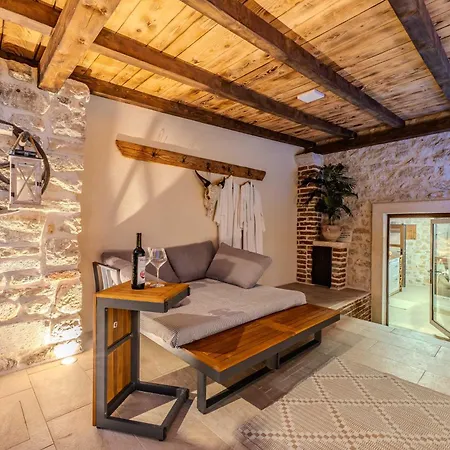 Style Stone Lux Solis Villa Nin