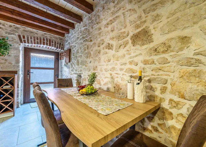 Villa Style Stone Lux Solis *