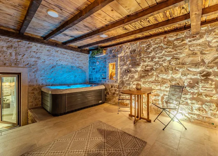 Style Stone Lux Solis Villa