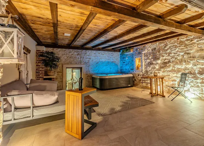 Style Stone Lux Solis Villa Nin